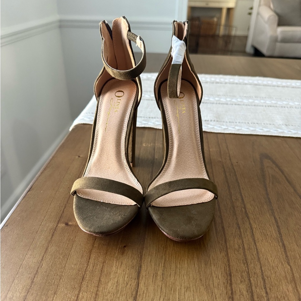 Olivia Ferguson block strapped heels